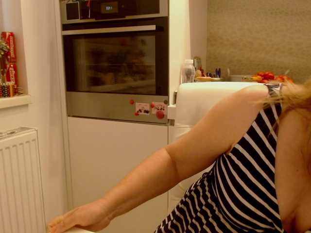 JacquiGray live cam preview