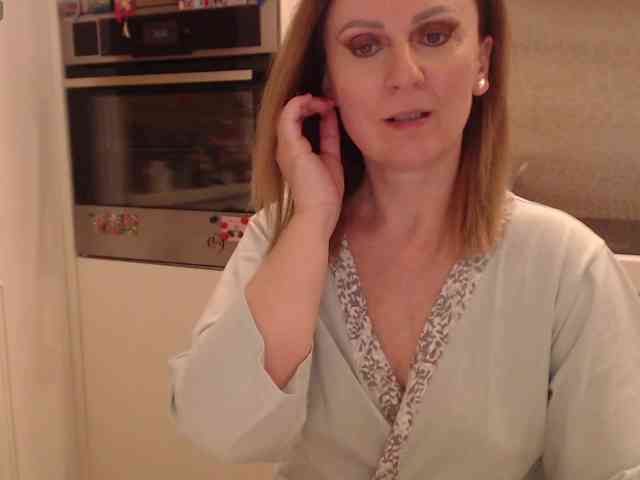 JacquiGray Live Webcam on BongaCams