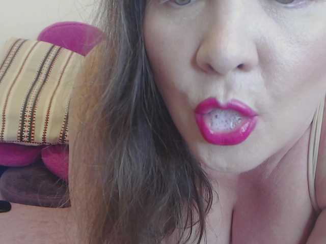Lady-Adrianna live cam preview