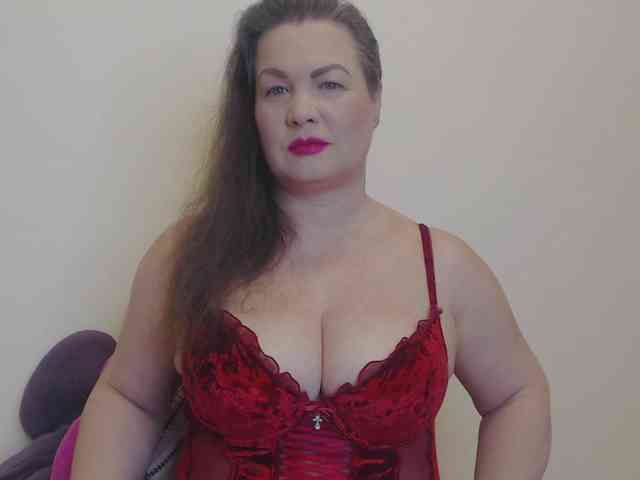 Lady-Adrianna webcam
