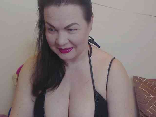 Model: Lady-Adrianna