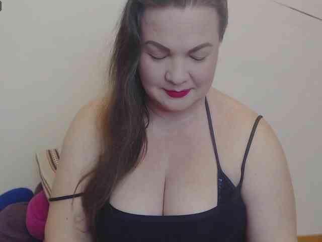 Lady-Adrianna webcam