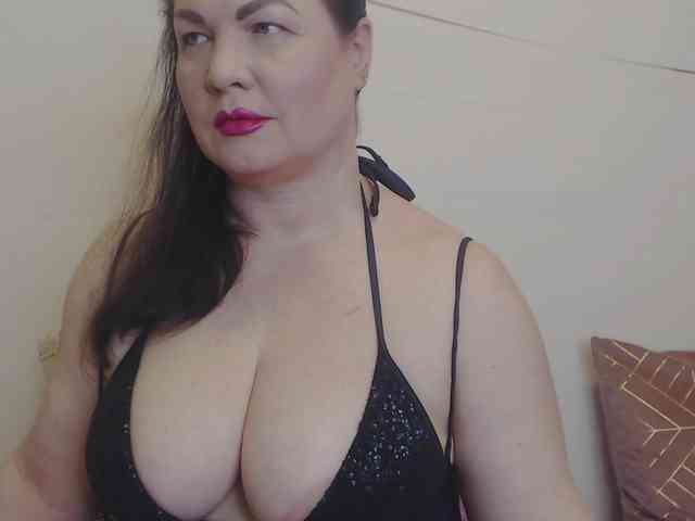 Lady-Adrianna
