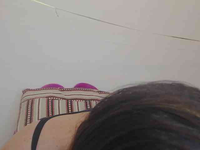 Lady-Adrianna webcam
