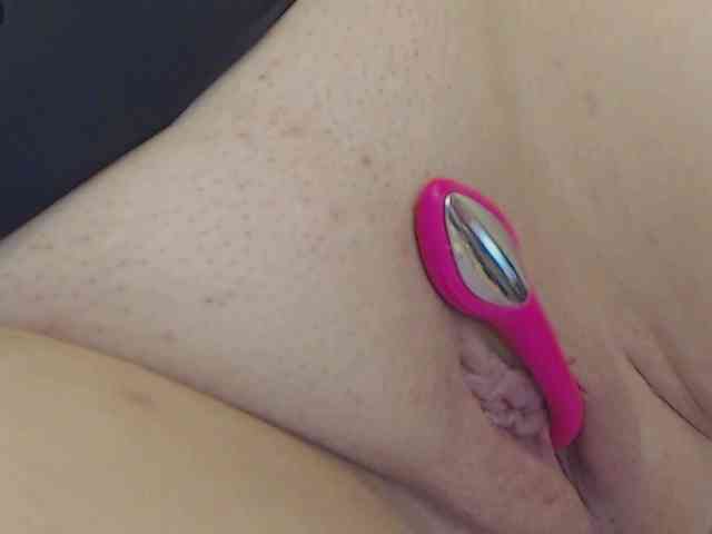 Lady-Adrianna webcam