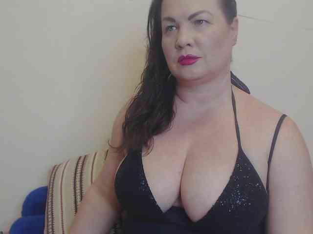 Model: Lady-Adrianna