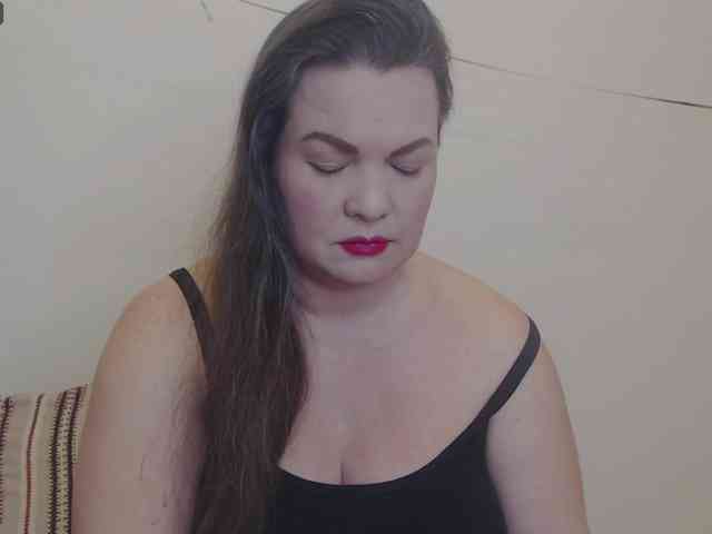 Lady-Adrianna webcam