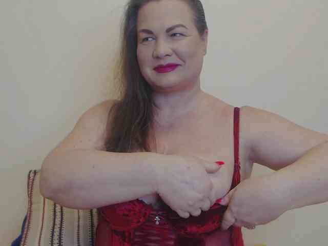 Model: Lady-Adrianna