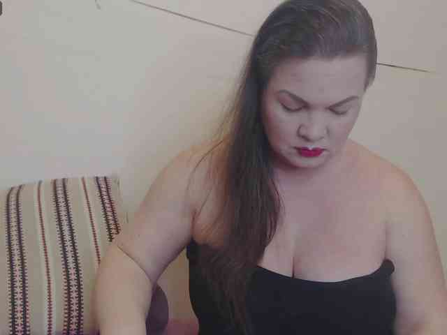 Lady-Adrianna webcam