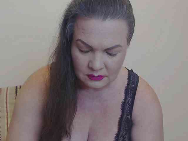 Model: Lady-Adrianna