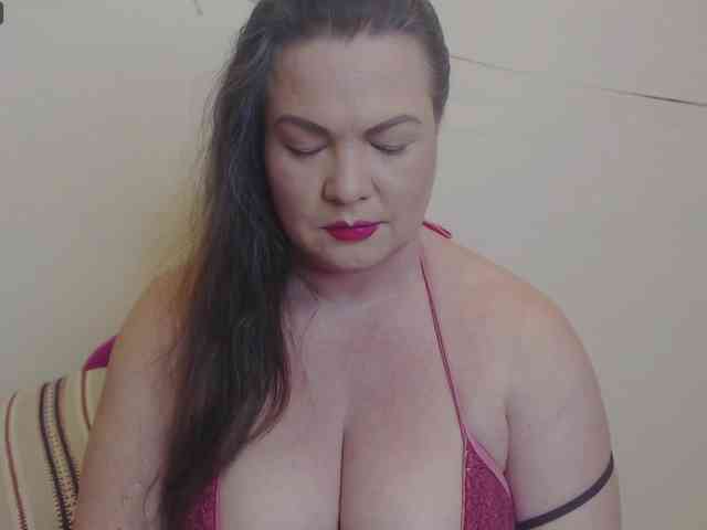 Model: Lady-Adrianna