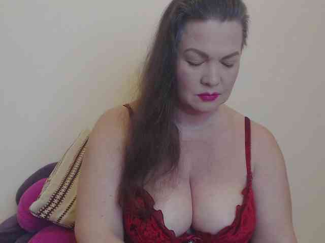 Lady-Adrianna webcam