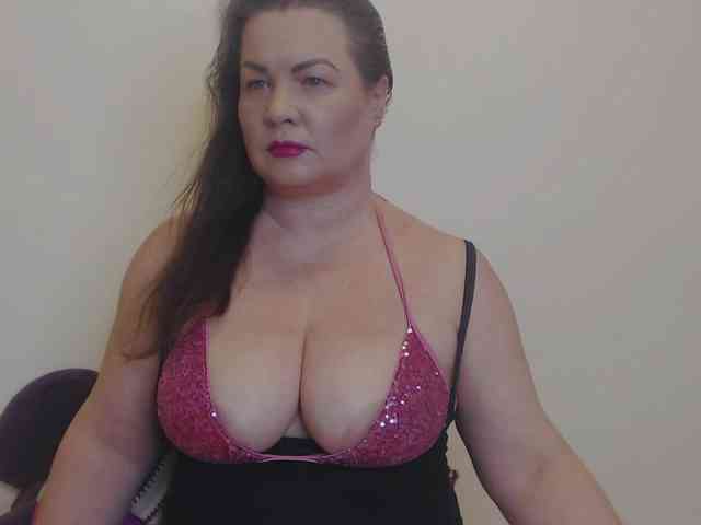 Model: Lady-Adrianna
