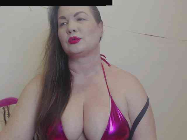 Lady-Adrianna webcam