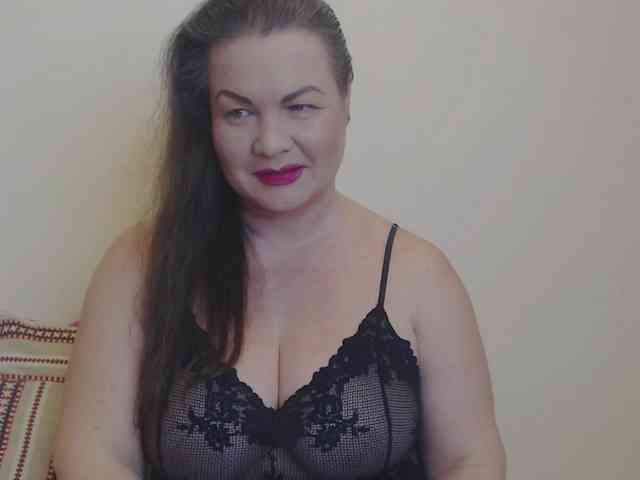 Model: Lady-Adrianna
