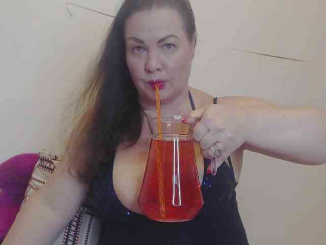 Lady-Adrianna webcam