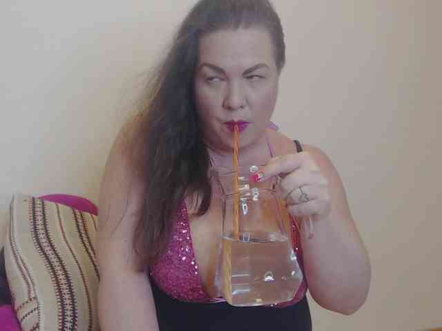 Model: Lady-Adrianna