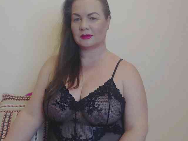 Model: Lady-Adrianna