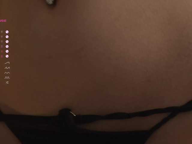 BlackWidow22's BongaCams show and profile