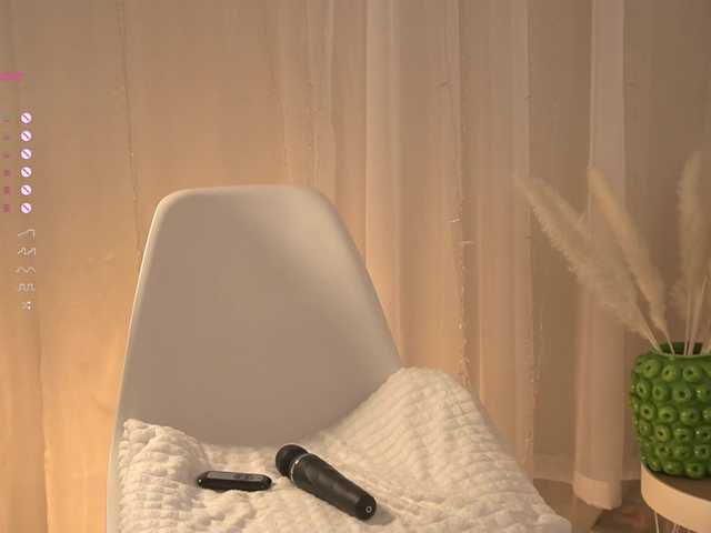 BlackWidow22's BongaCams show and profile