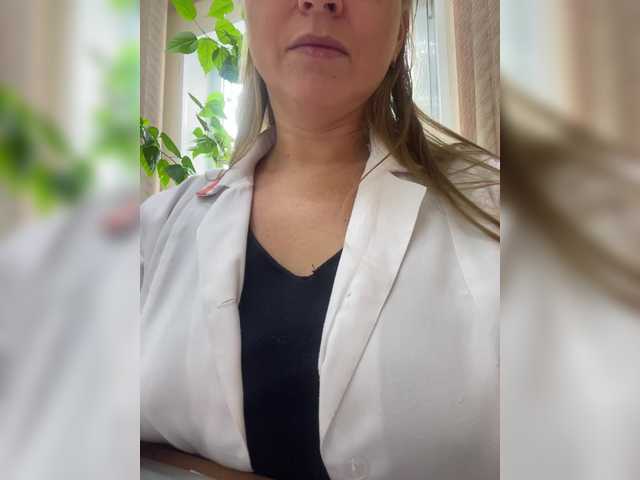 -Jolly-'s BongaCams show and profile