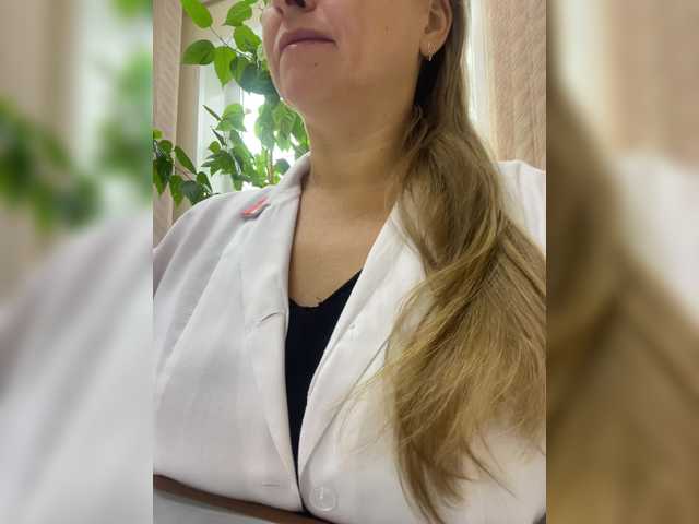 -Jolly-'s BongaCams show and profile