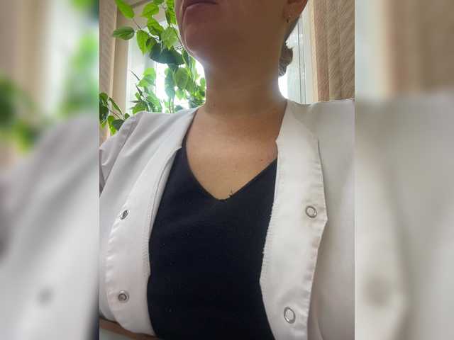 -Jolly-'s BongaCams show and profile