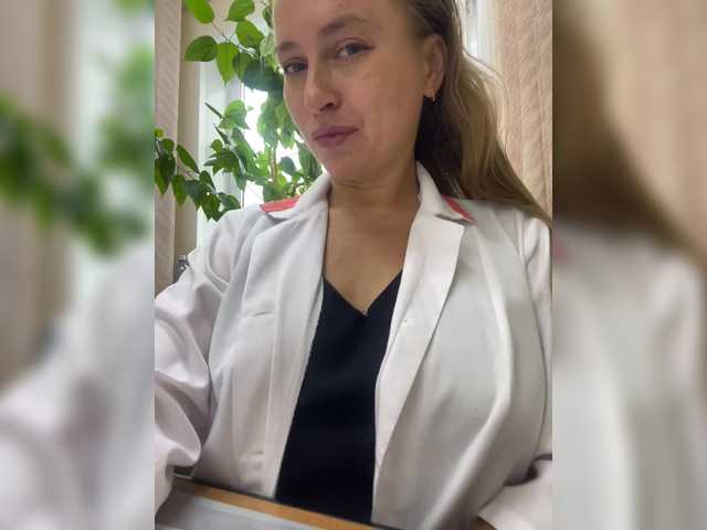 -Jolly-'s BongaCams show and profile