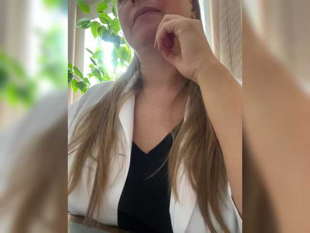 -Jolly-'s BongaCams show and profile