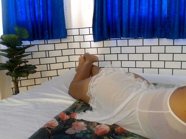 Kinnaree live webcam show