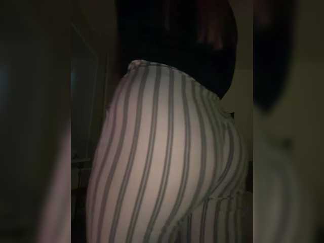 L0lly-D0lly's BongaCams show and profile