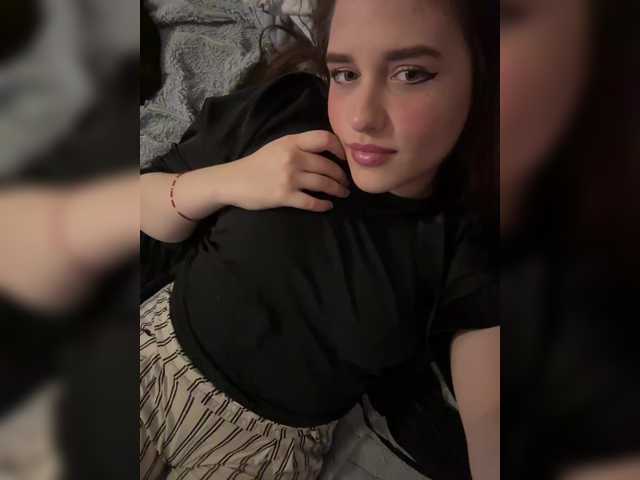 layla-x live cam