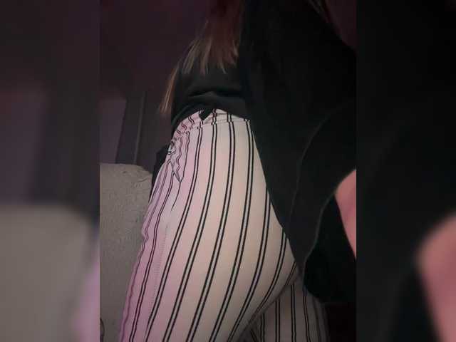 L0lly-D0lly's BongaCams show and profile