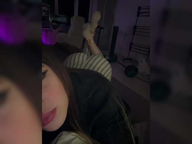 L0lly-D0lly's BongaCams show and profile