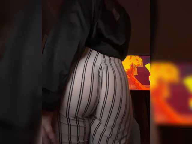 layla-x, en directo ahora en BongaCams