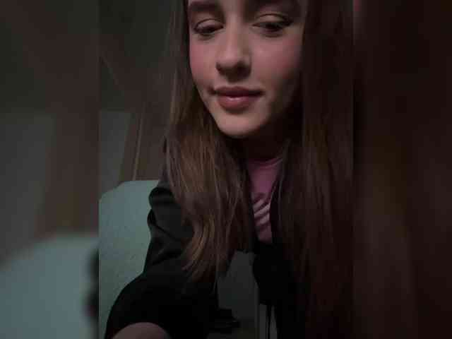 Model: LollaDolly