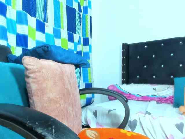 EbonnyLatinx webcam