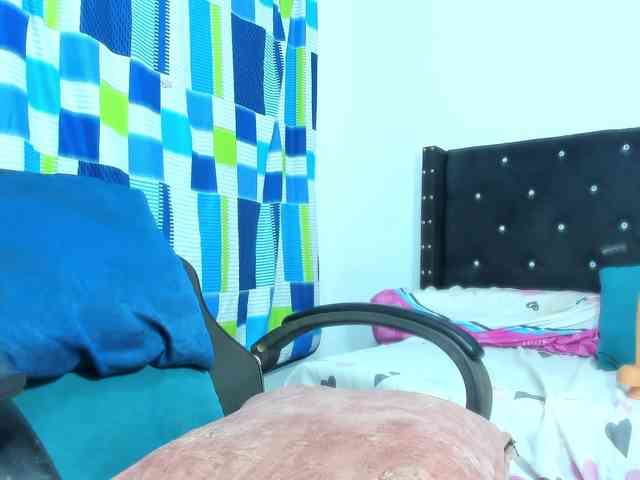 EbonnyLatinx webcam