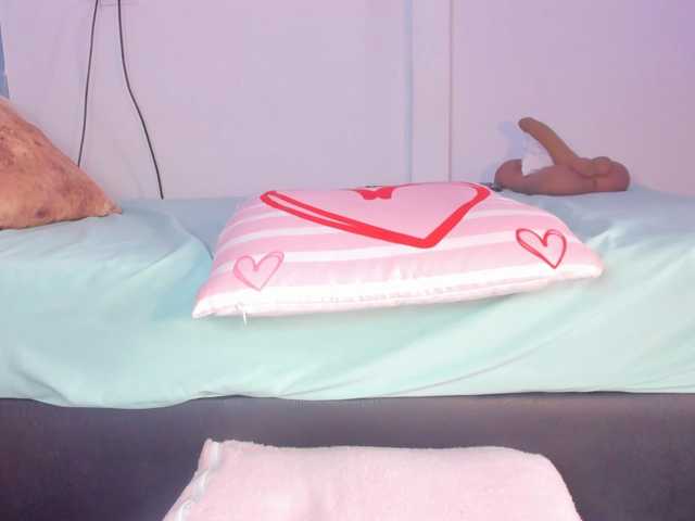 Kahia-swt live cam on BongaCams