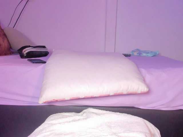 Kahia-swt live cam on BongaCams