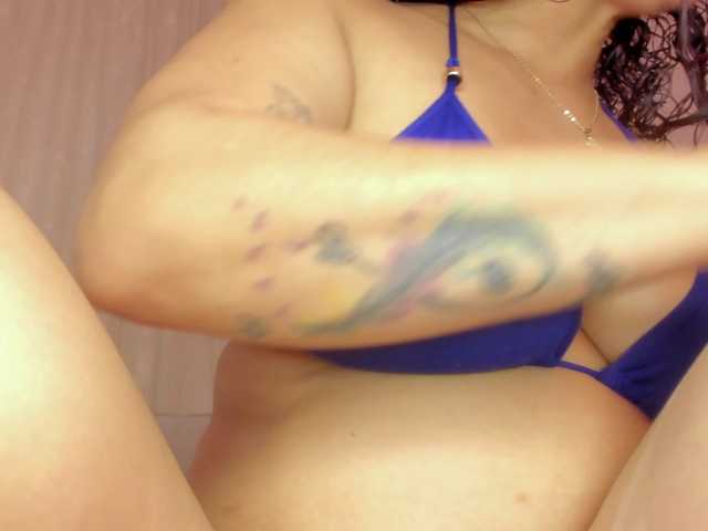 Kahia-swt live cam on BongaCams