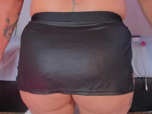 Kahia-swt live cam on BongaCams
