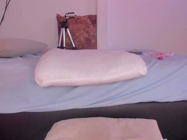 Kahia-swt live cam on BongaCams