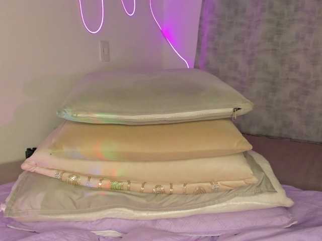Kahia-swt live cam on BongaCams