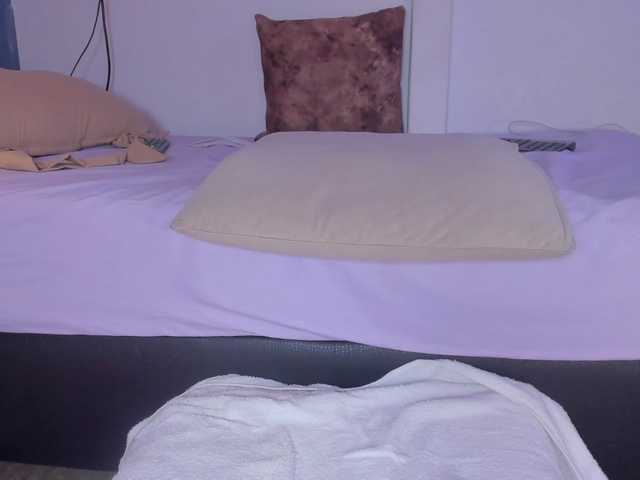 Kahia-swt live cam on BongaCams