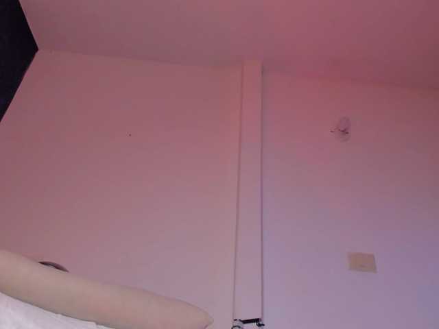 Kahia-swt live cam on BongaCams