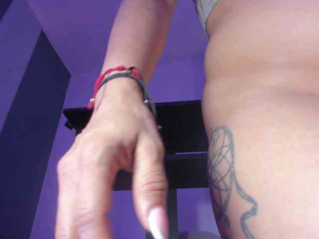 Kahia-swt Live Webcam on BongaCams