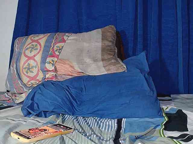 alondra_groot webcam