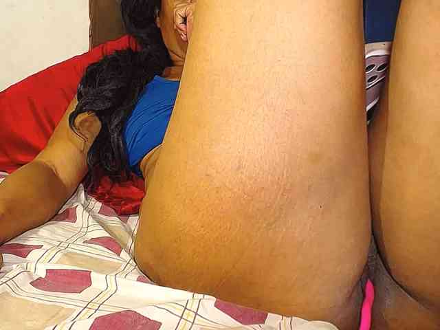 alondra_groot webcam