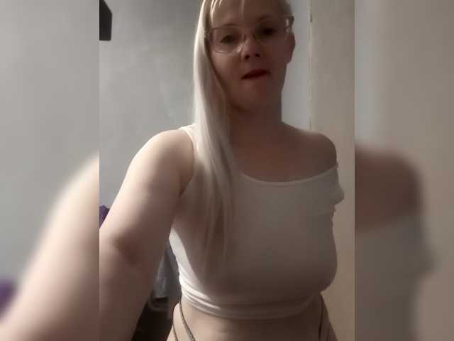 Sweetie454 live cam on BongaCams